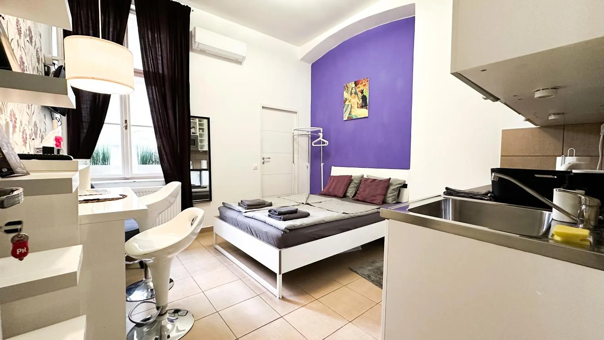 Stylish & Cozy Central Studio - Purple Room Budapeszt